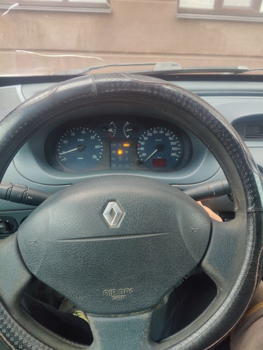 Рено Кенго дизель 1,9 турбо