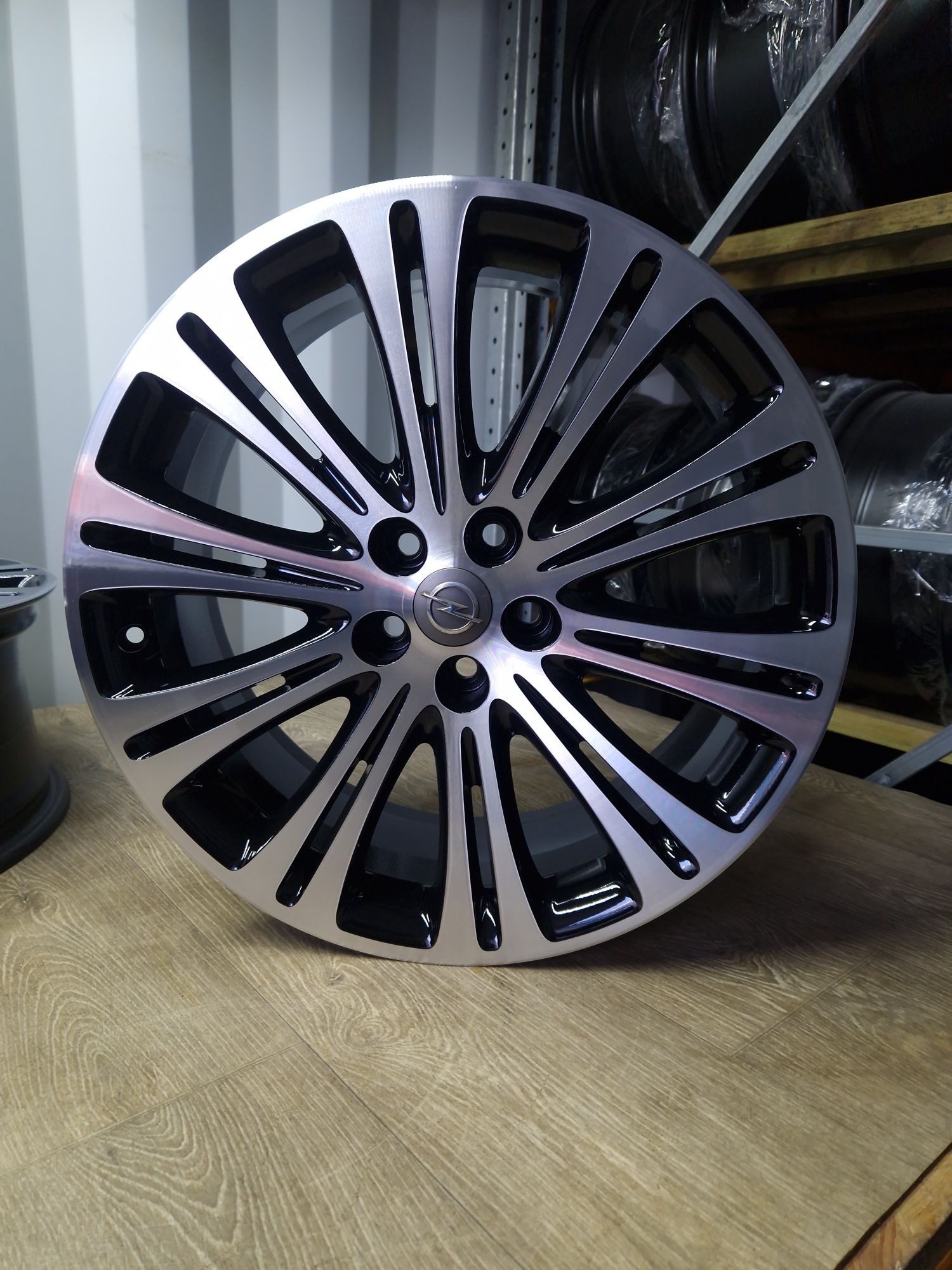 Felgi 19 opel mokka astra 5x105 8j et46 os 56.6