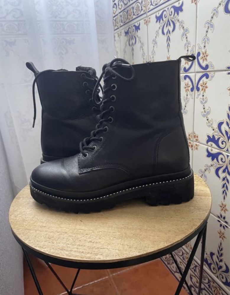 Botas pretas aldo