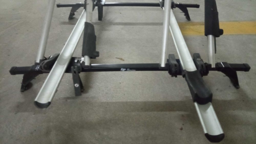 Barras de tejadilho com suportes