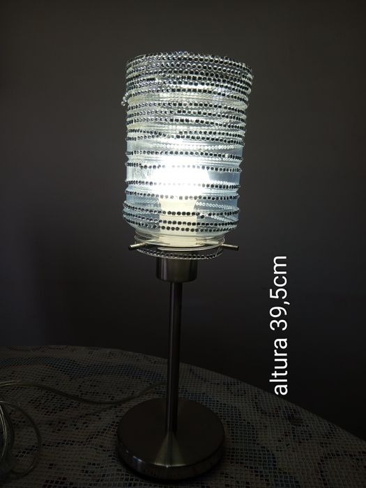Candeeiro de mesa.