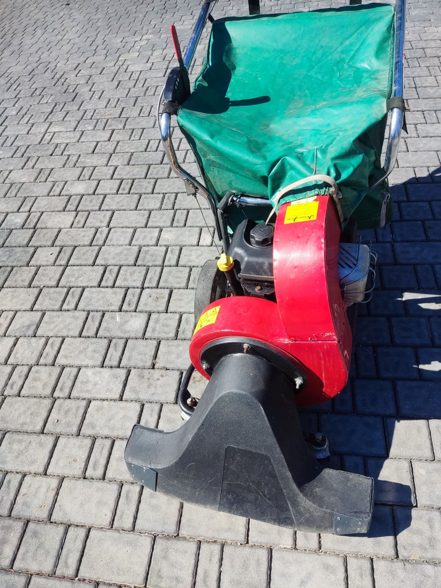 Odkurzacz ogrodowy spalinowy