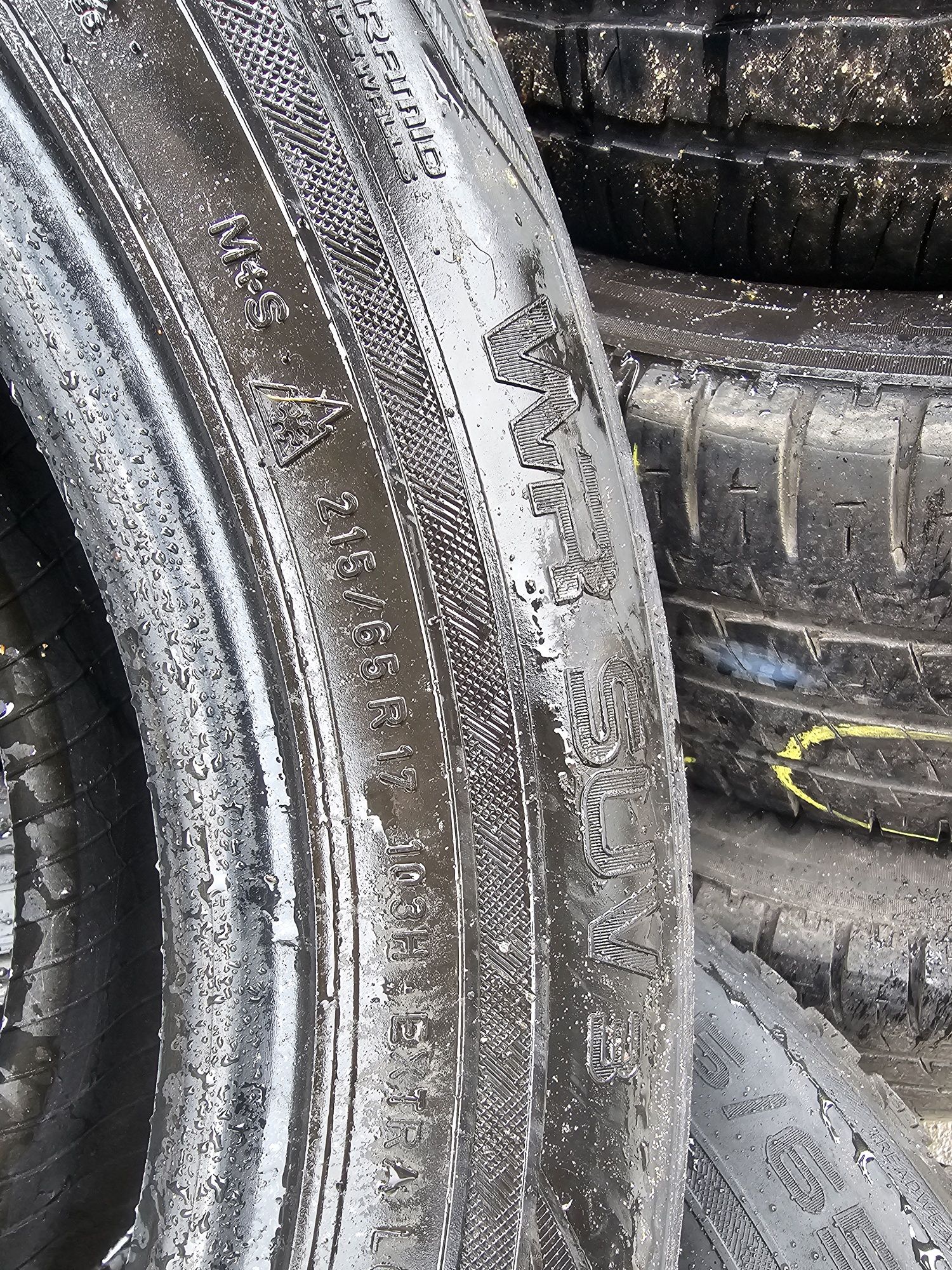 Opony zimowe 215/65/17 Nokian WR D3