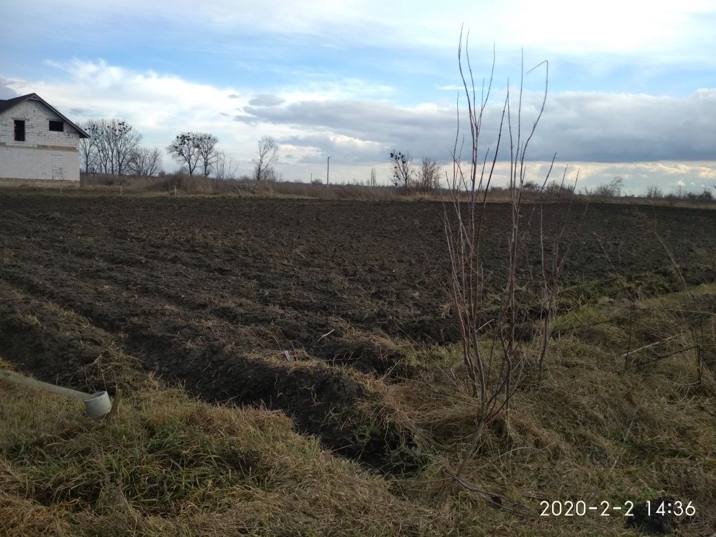 Земельна приватизована ділянка 0.10 га під індивідуальну забудову