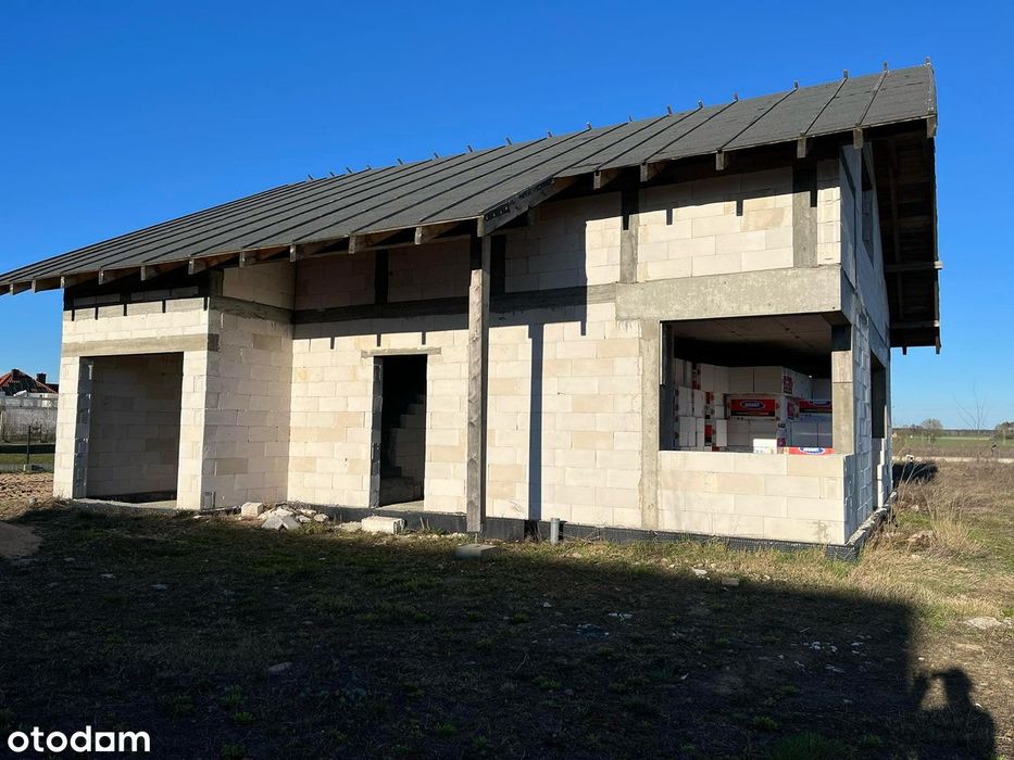 Przestronny dom w stanie surowym w cenie działki
