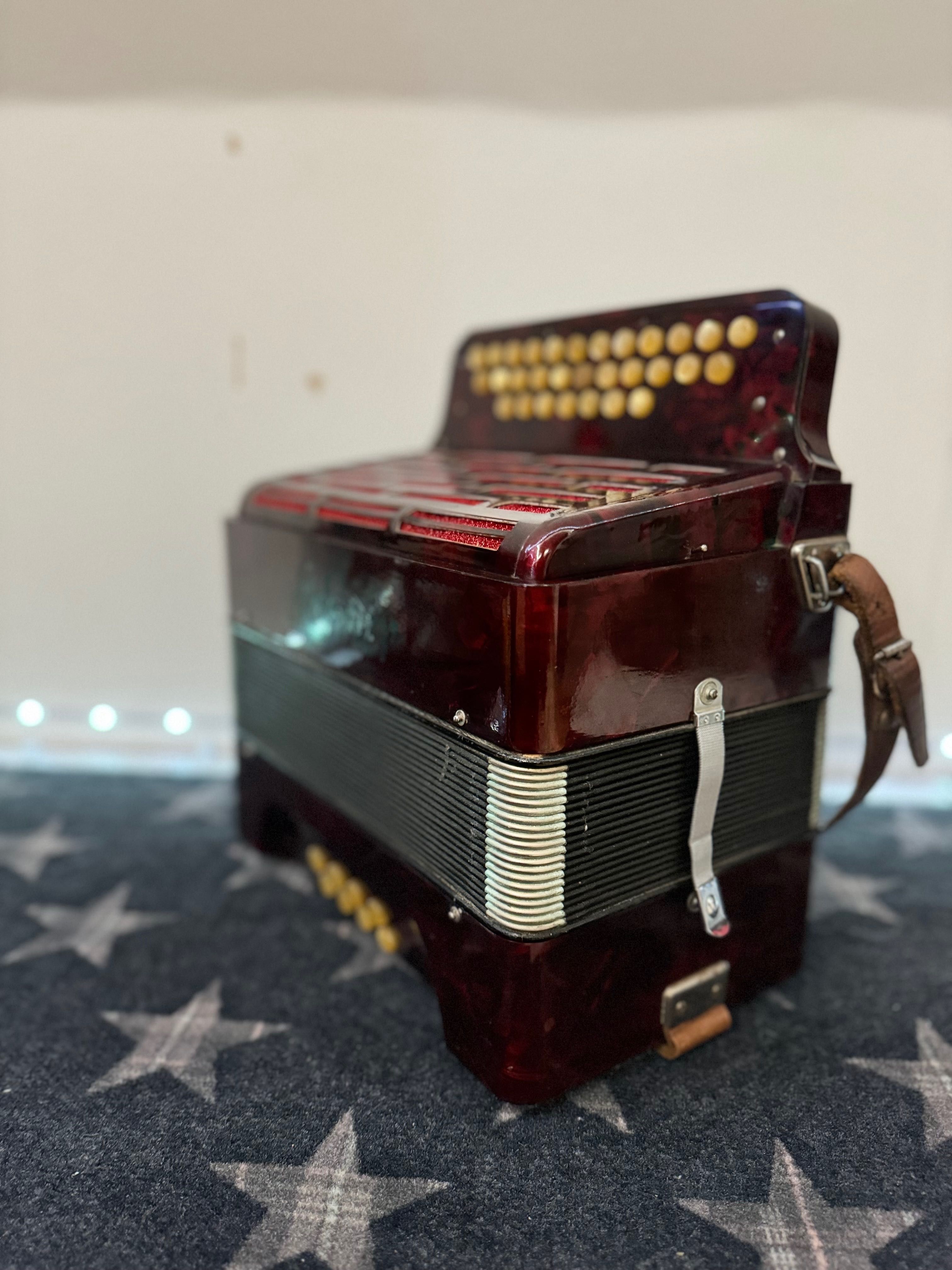 Concertina hohner 3 voz direta