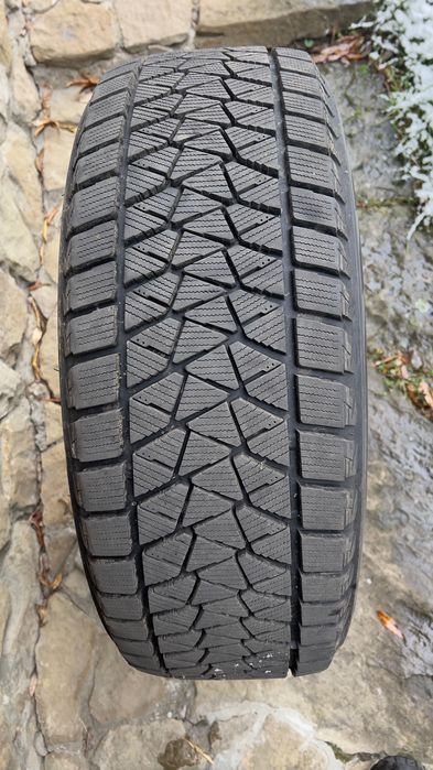 Зимова гума Bridgestone blizzak 225 60 R17 99s