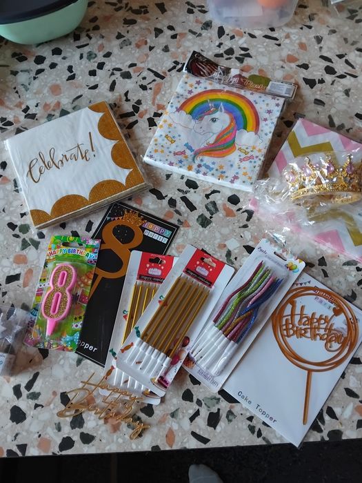 Атрибутика,Корона на торт, топер на торт ! Ціна за Все!