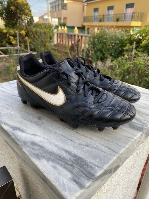 Chuteiras Nike Tiempo // 37.5
