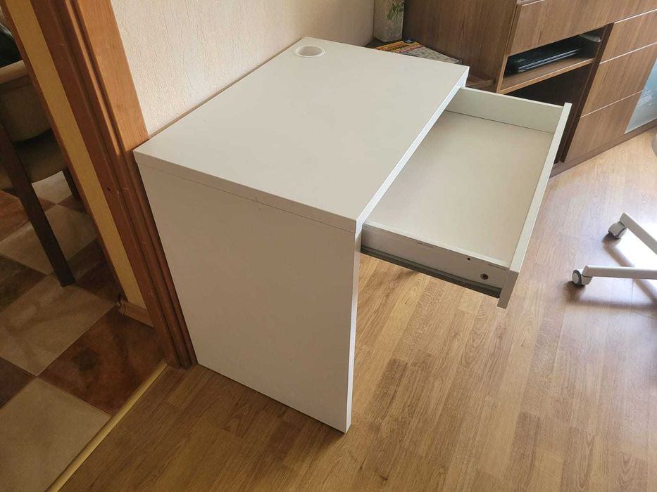 Стіл ІКЕА Мікке білий, 73x50 см
