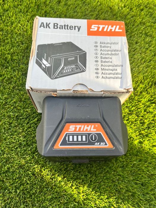 Conjunto Stihl: Corta-Relvas Stihl RMA 339, Aparador FSA 57