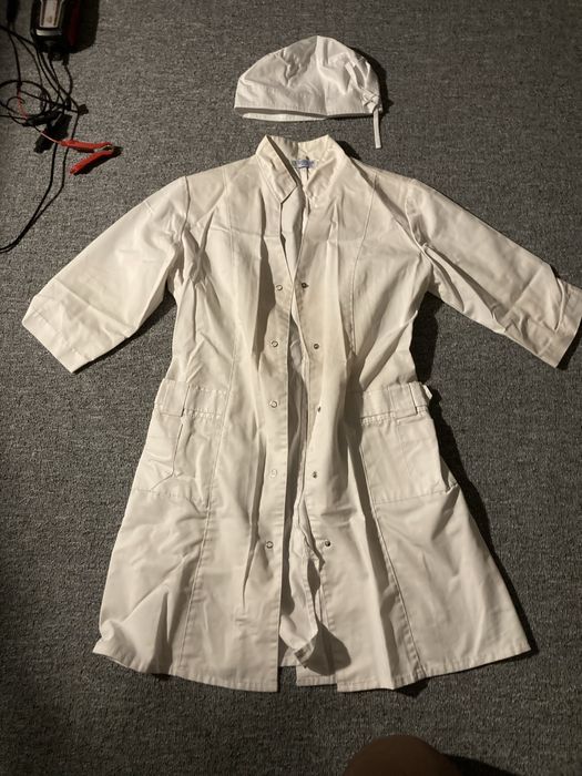 Швецька марка 46 розмір. Медичний халат з шапочкою