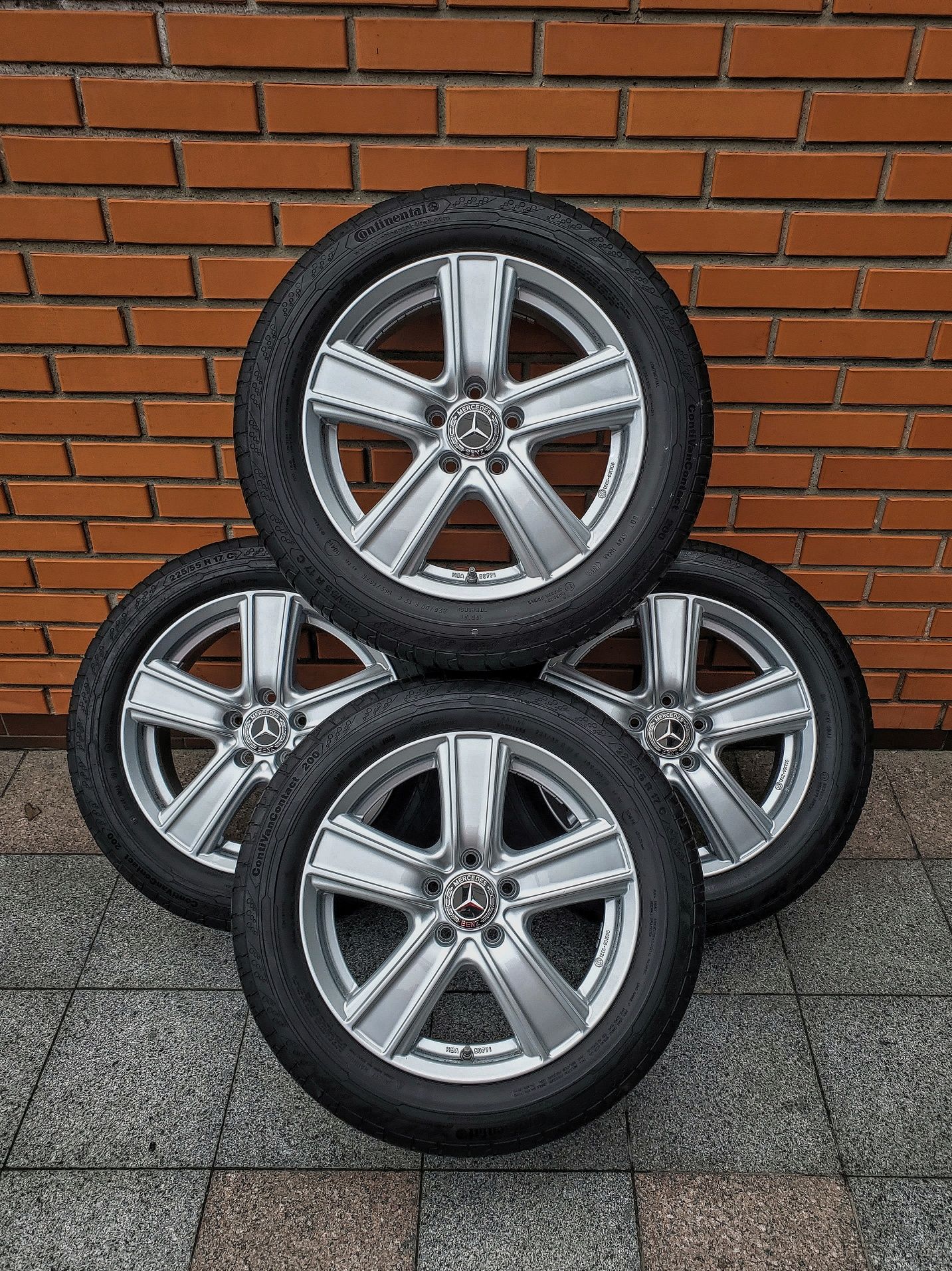 Mercedes R17 5x112 | Continental 225/55 8mm | 7J ET51 ЦО66.6/57.1