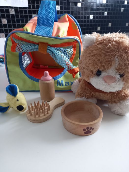 Gato de brincar com casota e acessórios da Itsmagical