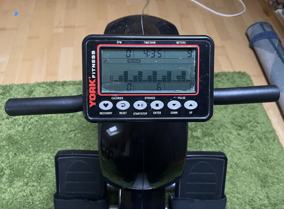 Wioślarz York Excel 310 lekko uszkodzony