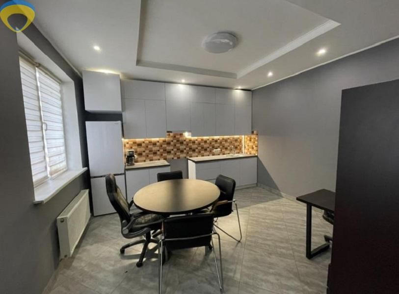 Продам таунхаус на Заболотного (203-973)