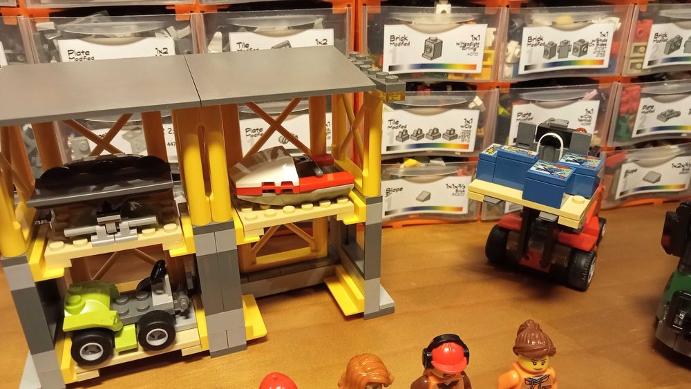 LEGO CITY 60169 Cargo Terminal