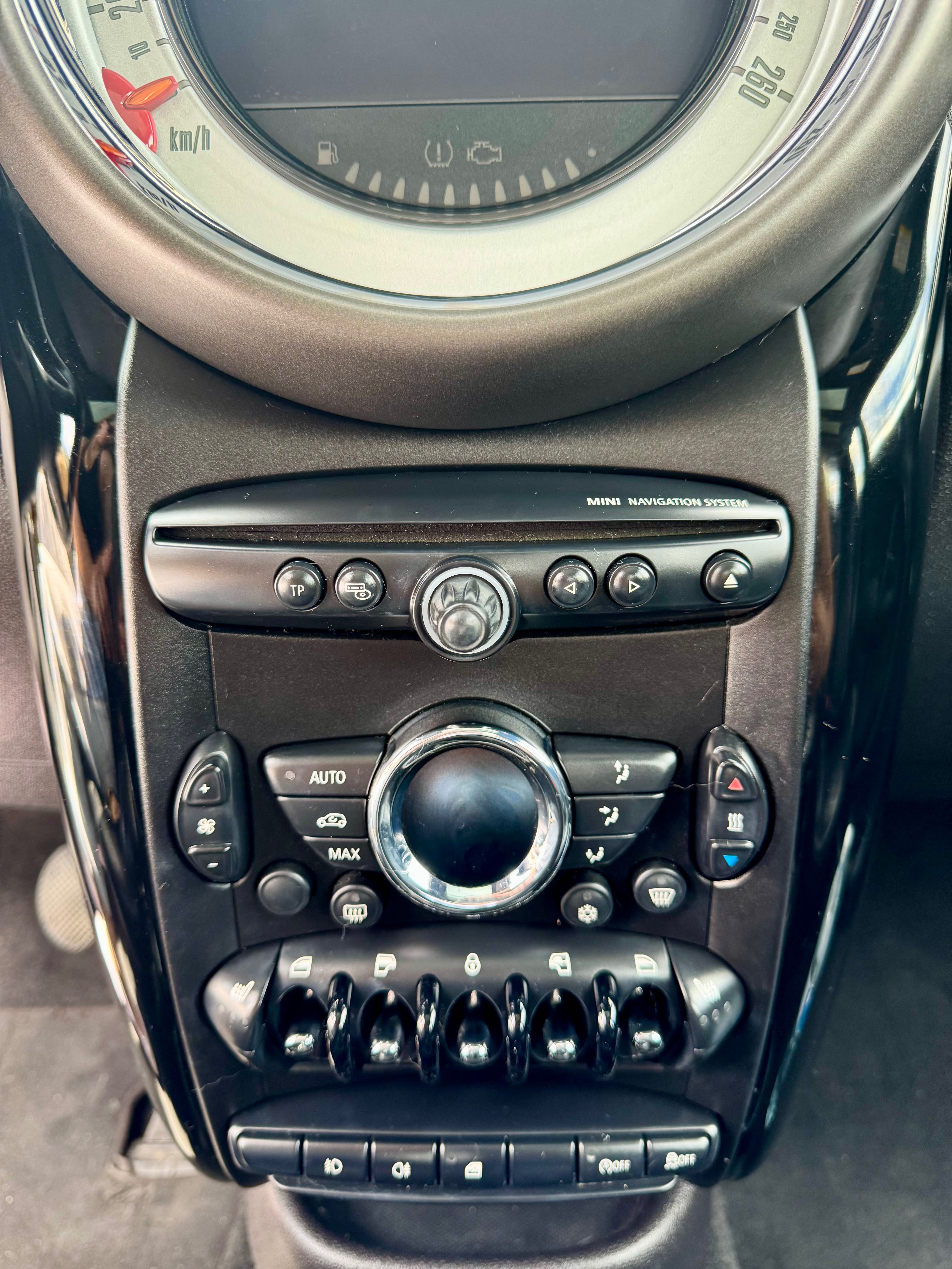 MINI COOPER D Countryman All4 | Chilli Pack | 2012