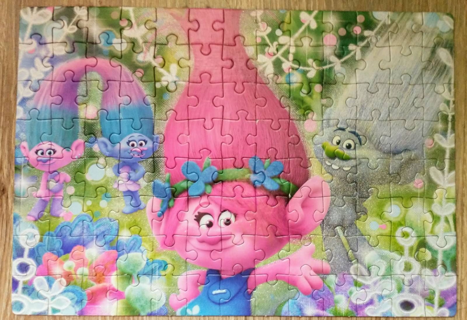 Puzzle Trolls/Trolle brokatowe Clementoni wiek 6+