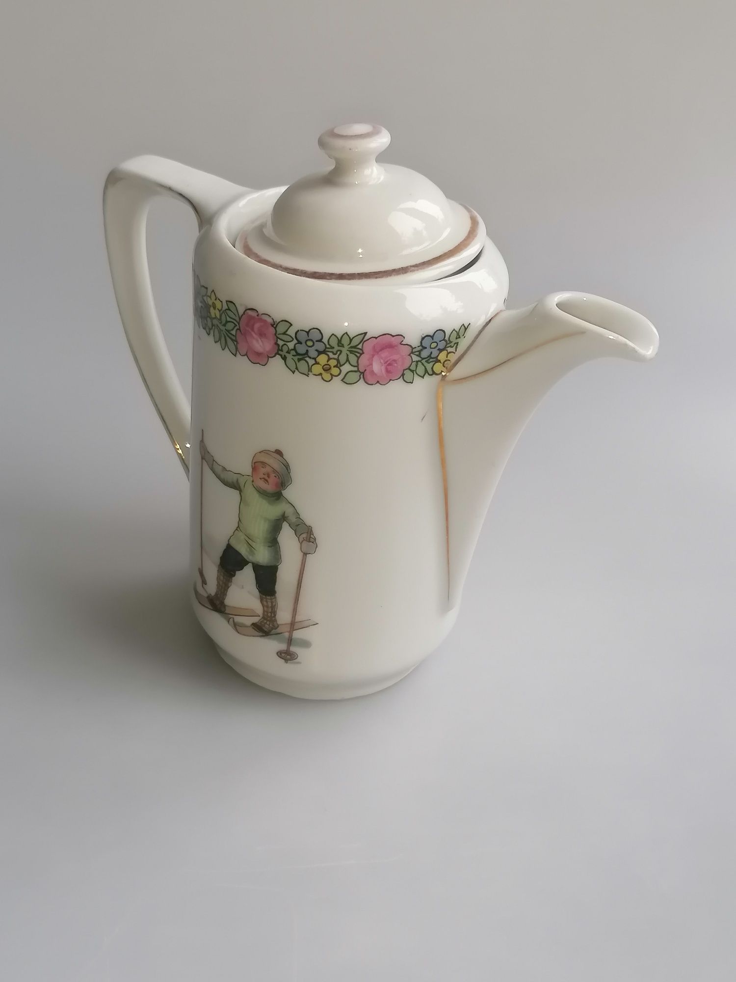 Stary dzbaneczek porcelanowy