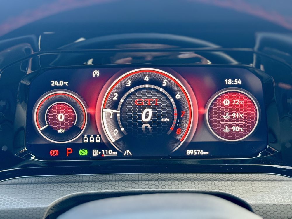 Volkswagen Golf GTI Official