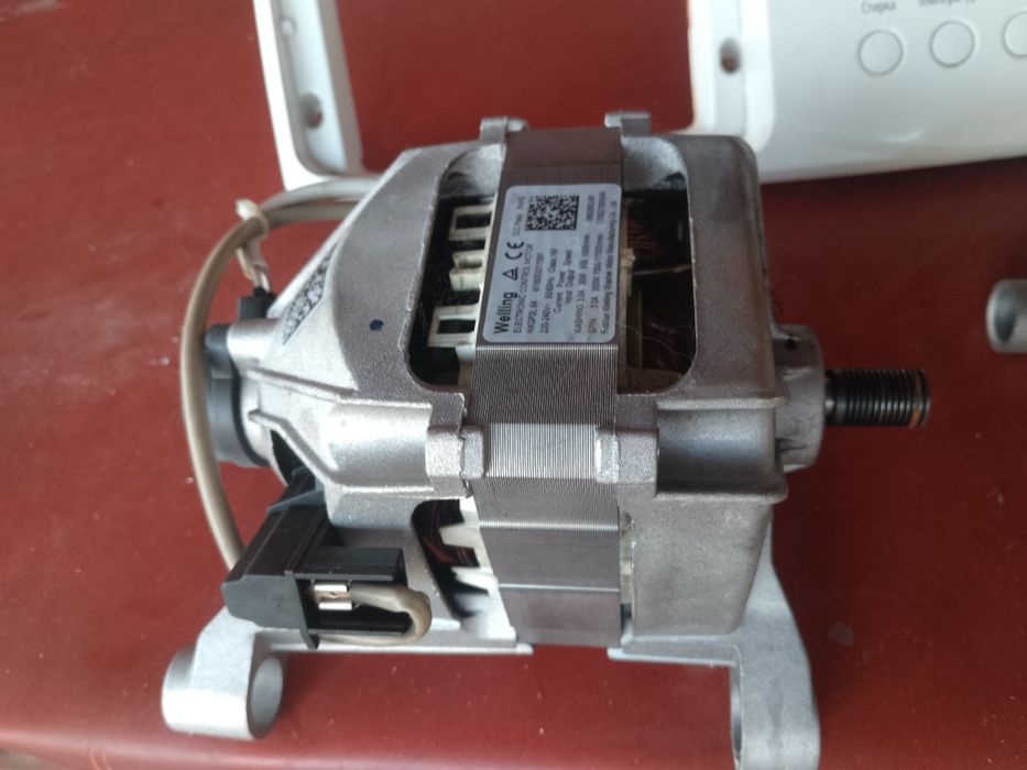 Мотор на стиральную машинку Indesit