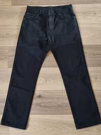 Czarne spodnie Wrangler W33 L32