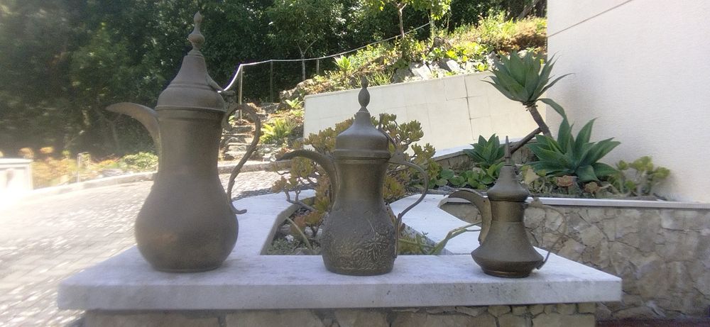 Cafeteiras Dallah latão Médio oriente
