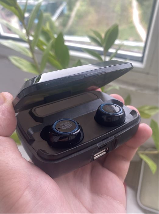 Bluetooth навушники NEWEST V5.0 + кейс Power Bank
