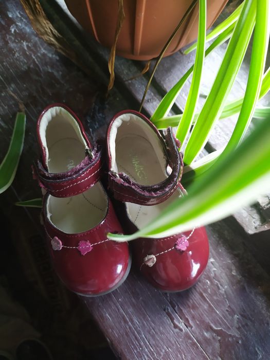 Дитячі лаковані туфельки