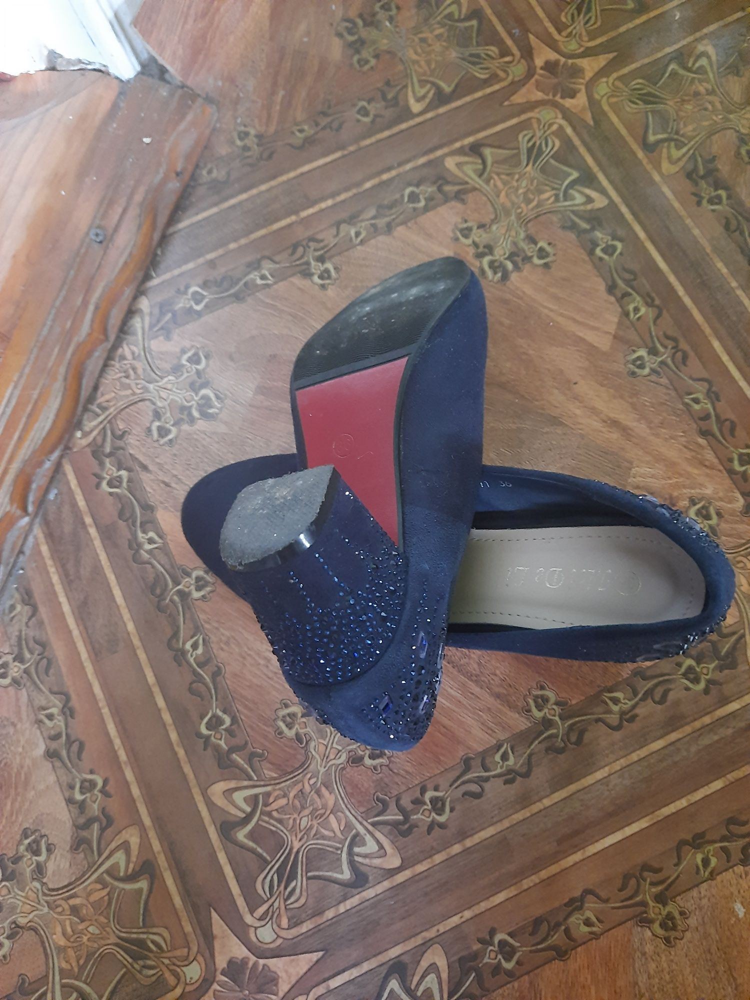 Туфли тёмно синего цвета 36р в отличном состоянии