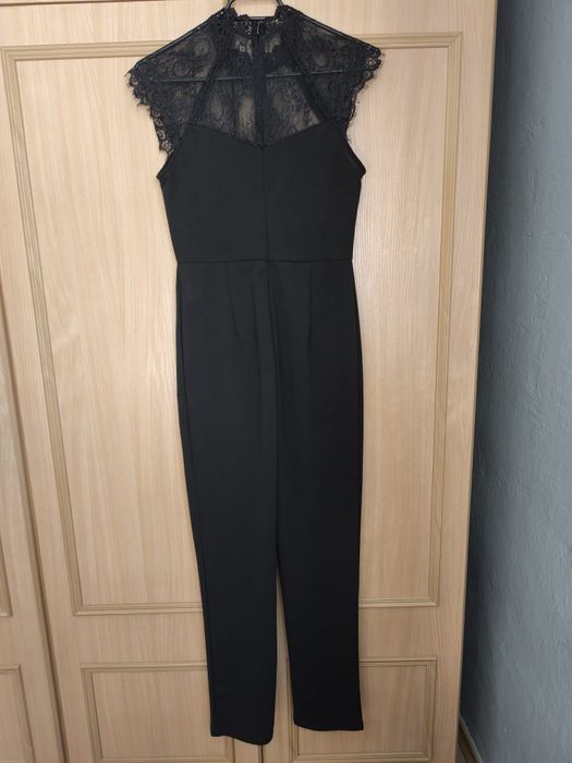 Czarny kombinezon