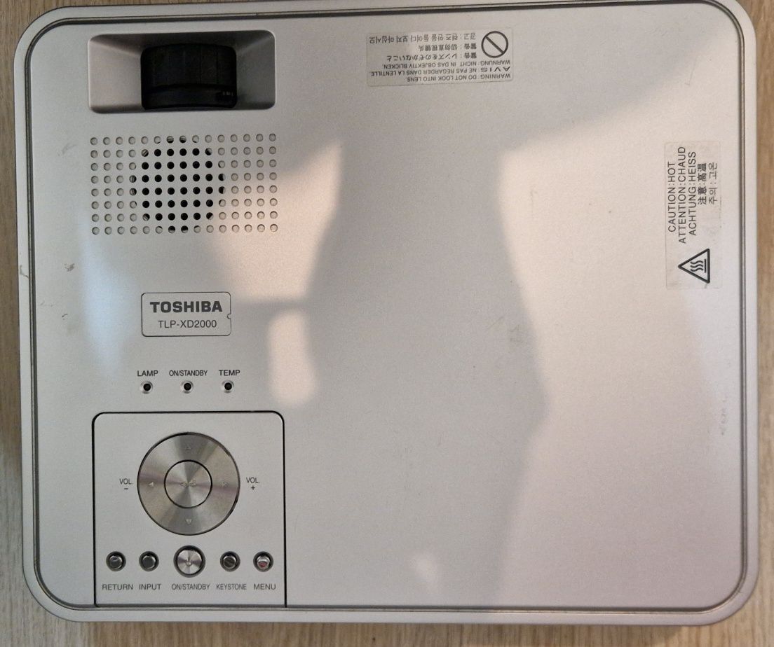 Projektor Toshiba tlp-xd2000