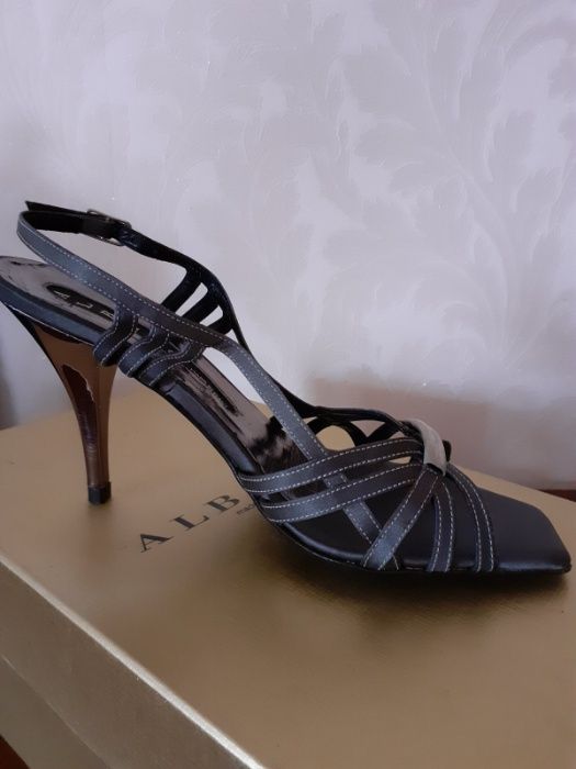 Жіночі туфлі Salvatore Ferragamo, нові босоніжки Albano та H&T ELISSE