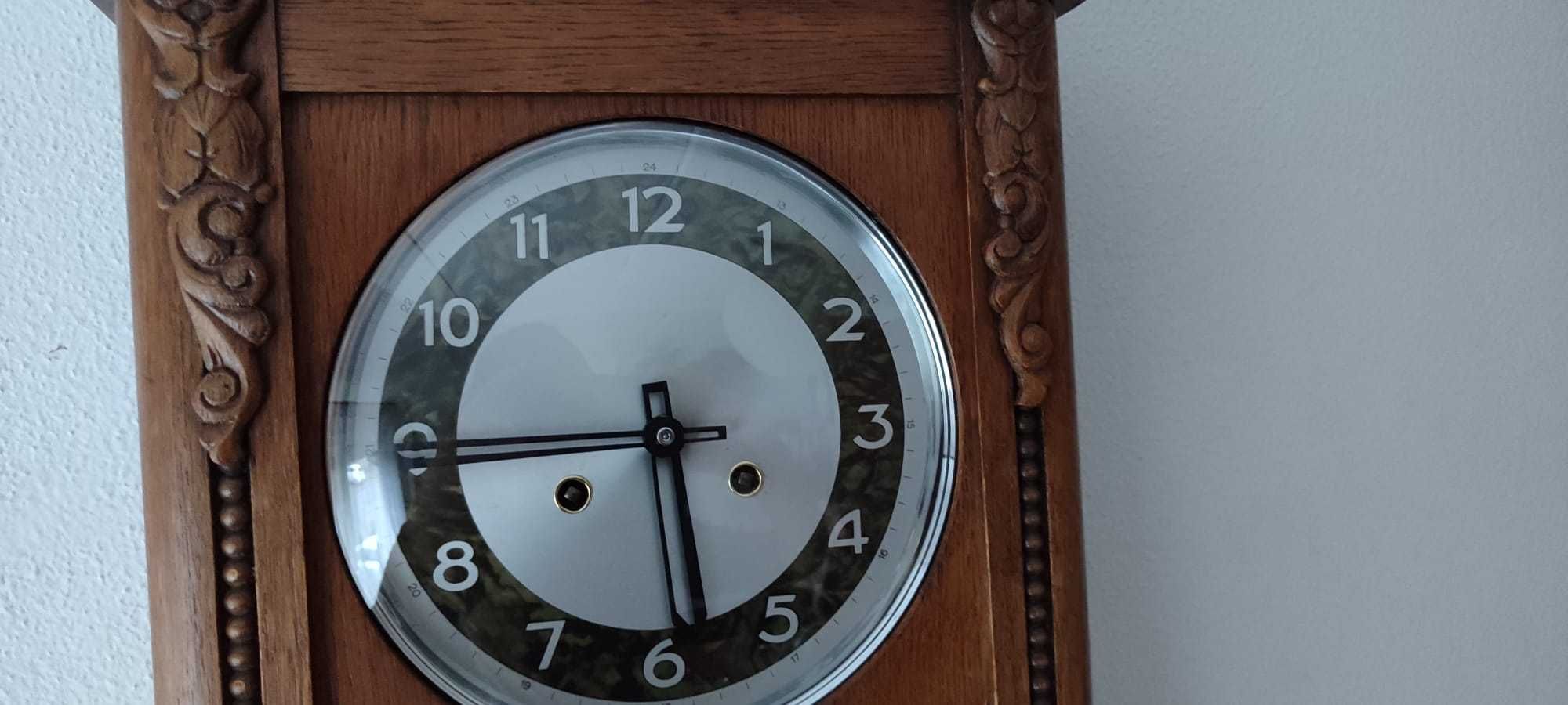 381 Zegar wiszący mechaniczny antyk