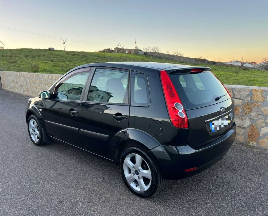 Ford Fiesta 1.25i - 100 Mil Kms - A/C
