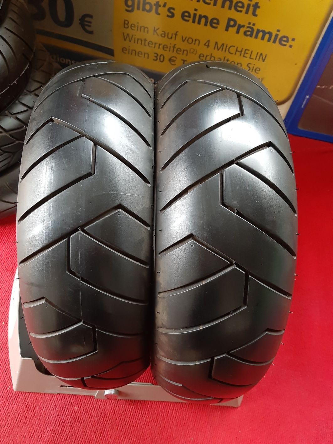 Шины на скутер 120/70 - 12 + 130/70 - 12 Vee Rubber из Германии