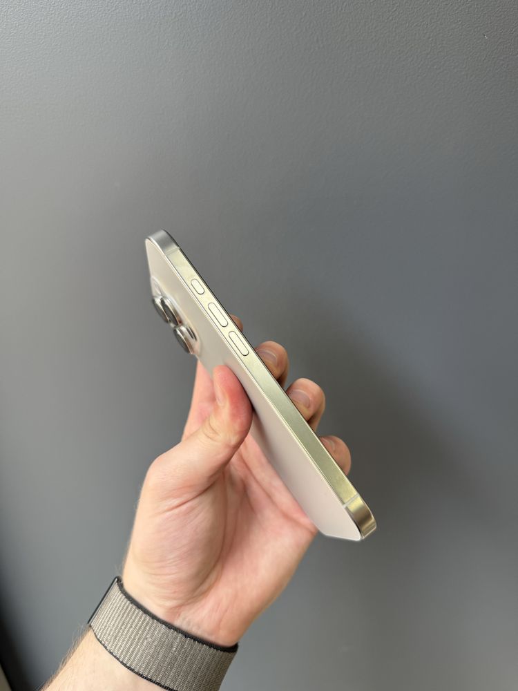 Б/у iPhone 16 Pro 256Gb Natural