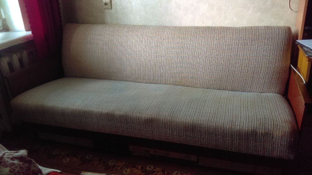 Продаётся диван раскладной.