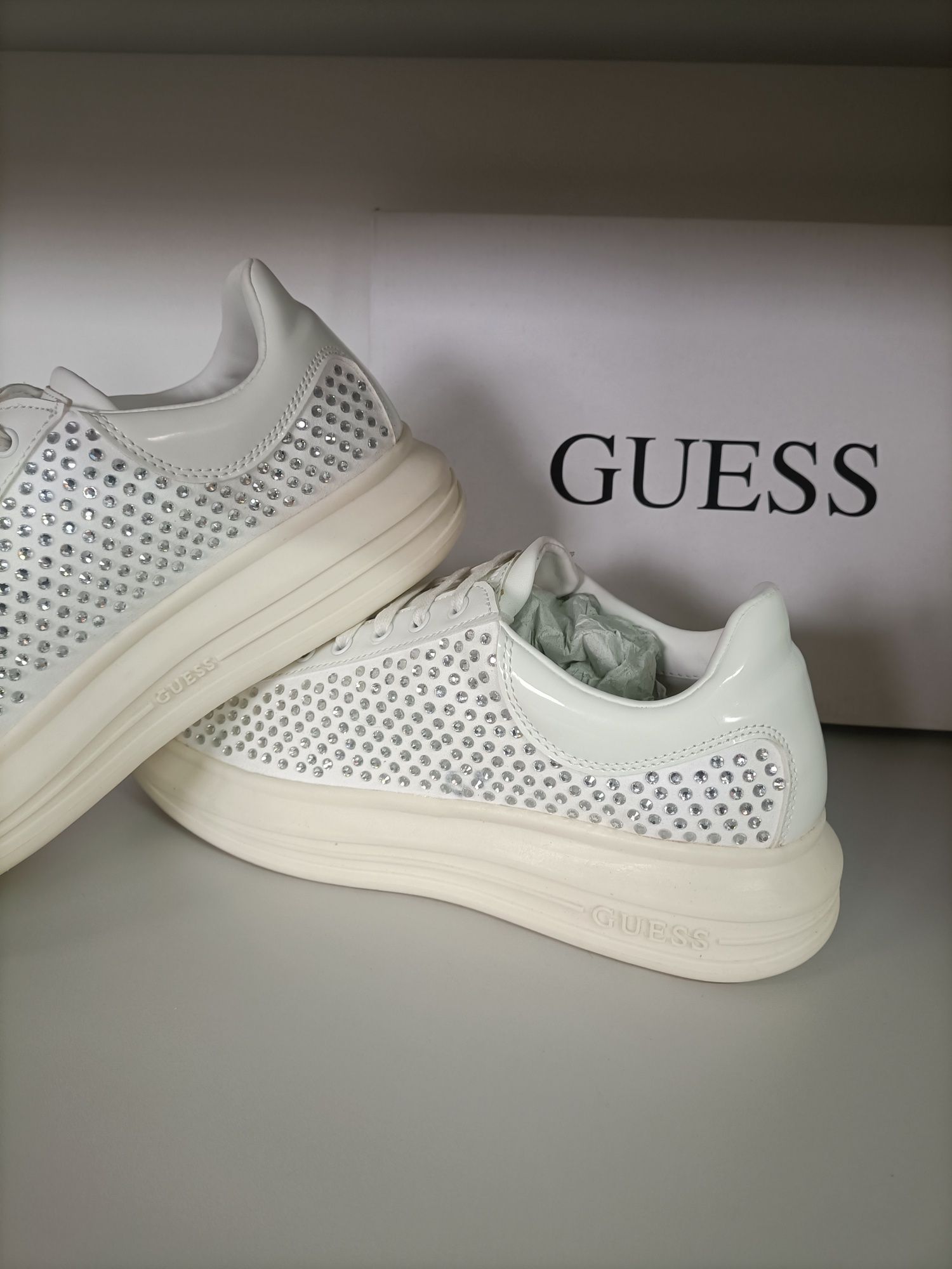 Adidasy Guess rozmiar 40