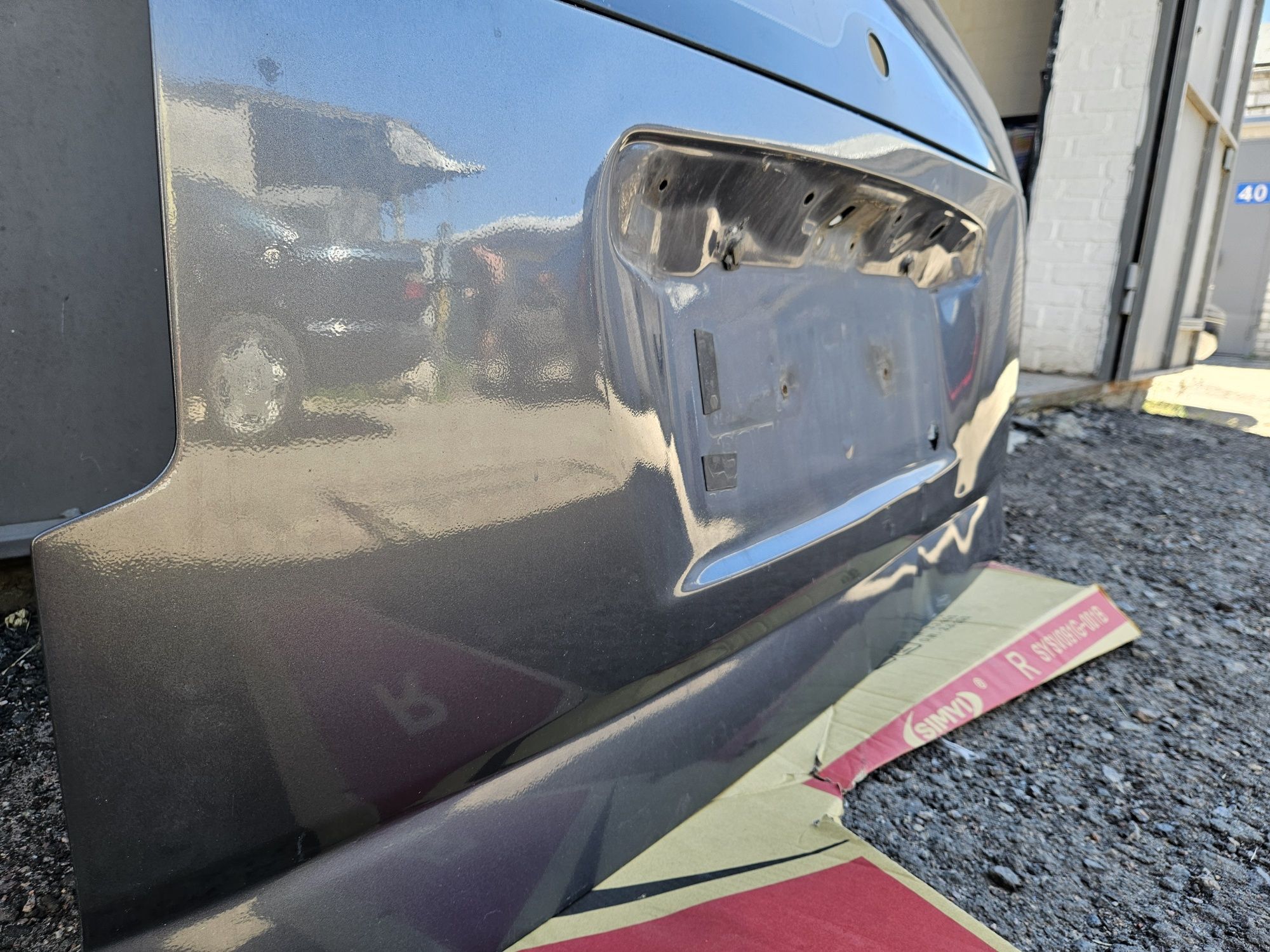 Крышка багажника Mitsubishi Space Star
