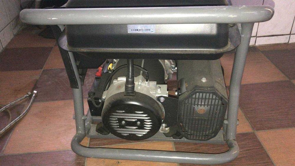 Продам генератор