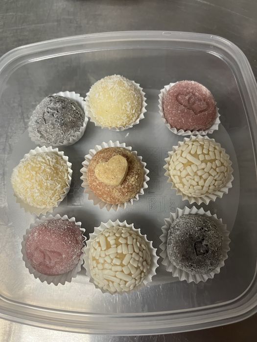 Bolos e doces para festas