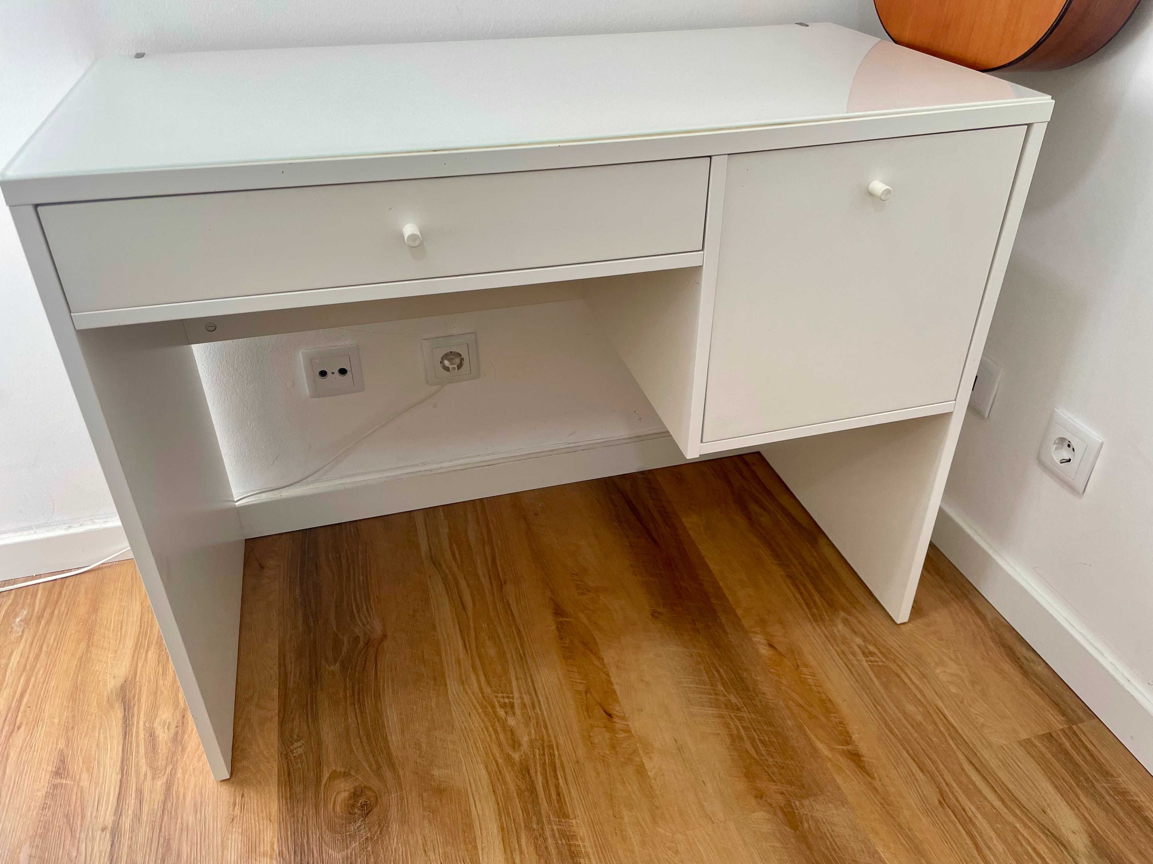 Toucador IKEA, branco