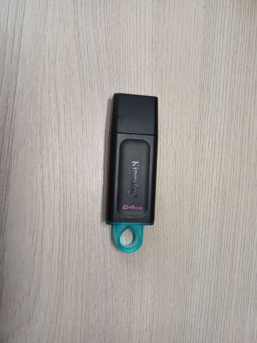 Флешка Kingston 64GB USB 3.0