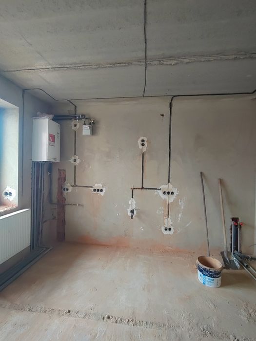 Послуги електрика. Монтаж електропроводки, збірка щитків, встановлення