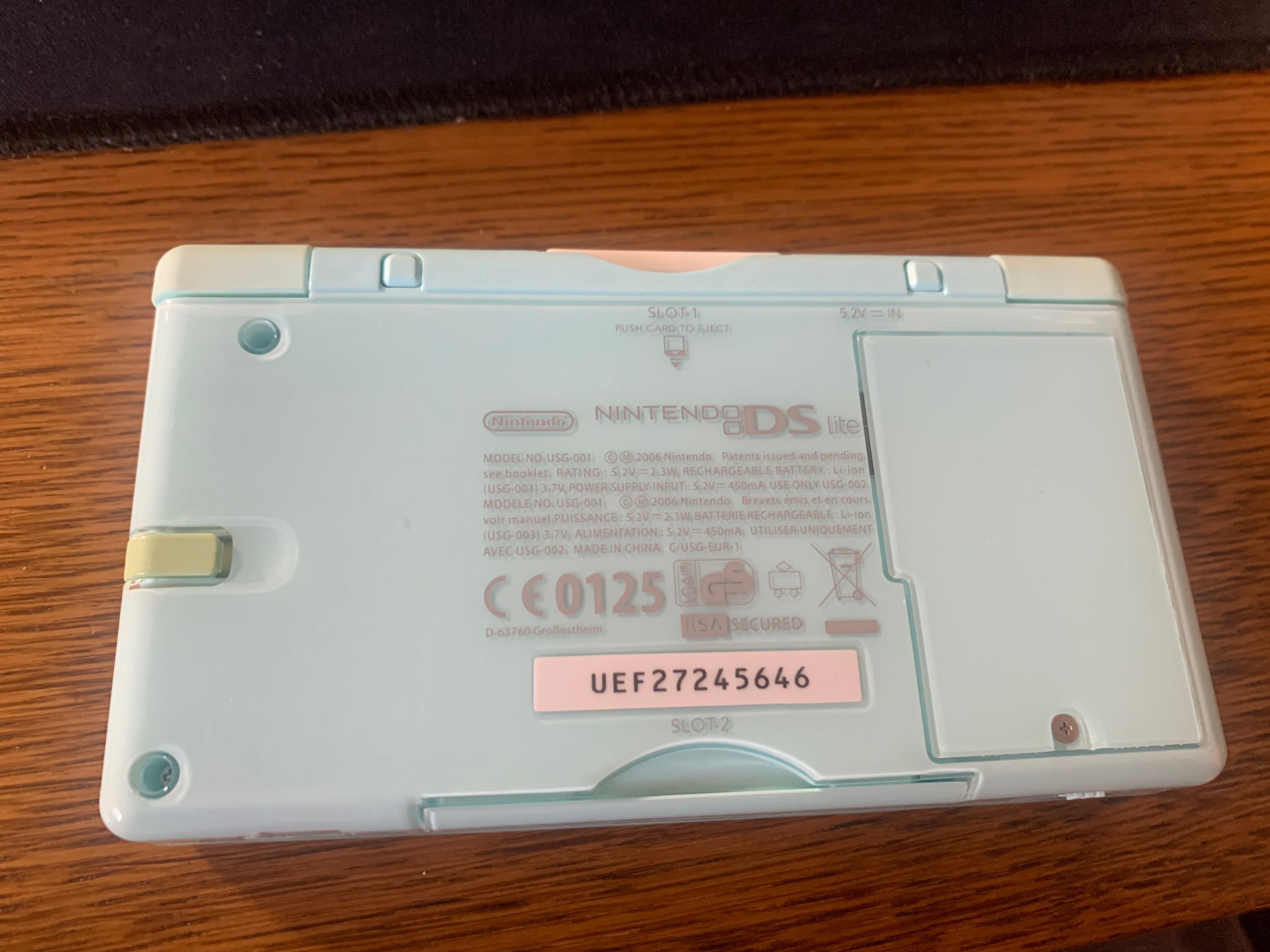 Nintendo DS lite