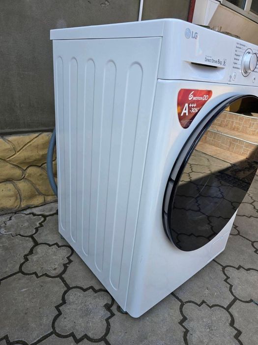 Пральна машина LG Direct Drive F14WM8ENO на 8 кг