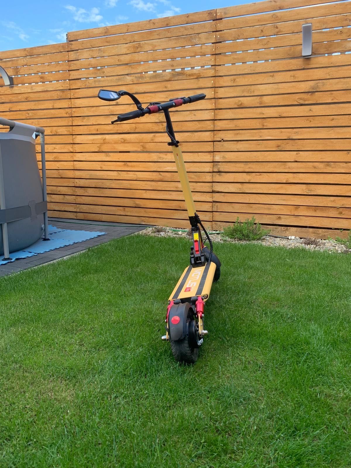 Hulajnoga Motus 8.5 lite pro -zadbana