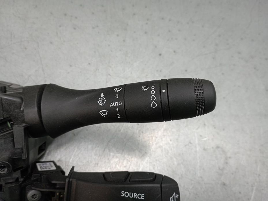 Conjunto / manetes de luzes e limpa vidros DACIA Logan III